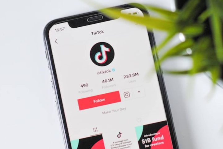 L'app di TikTok. Foto di Nik su Unsplash