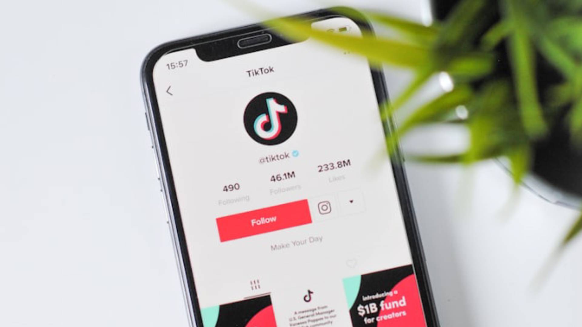 L'app di TikTok. Foto di Nik su Unsplash